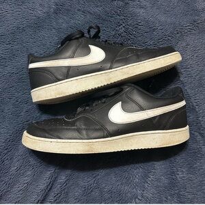 Nike Black and White Sneakers Classic Style